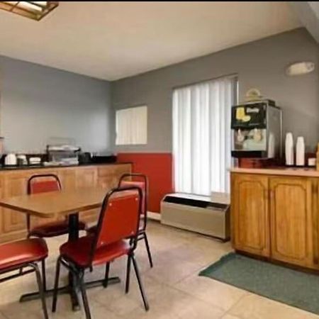 Regal Inn Guntersville By Oyo Hwy 431 Ресторант снимка